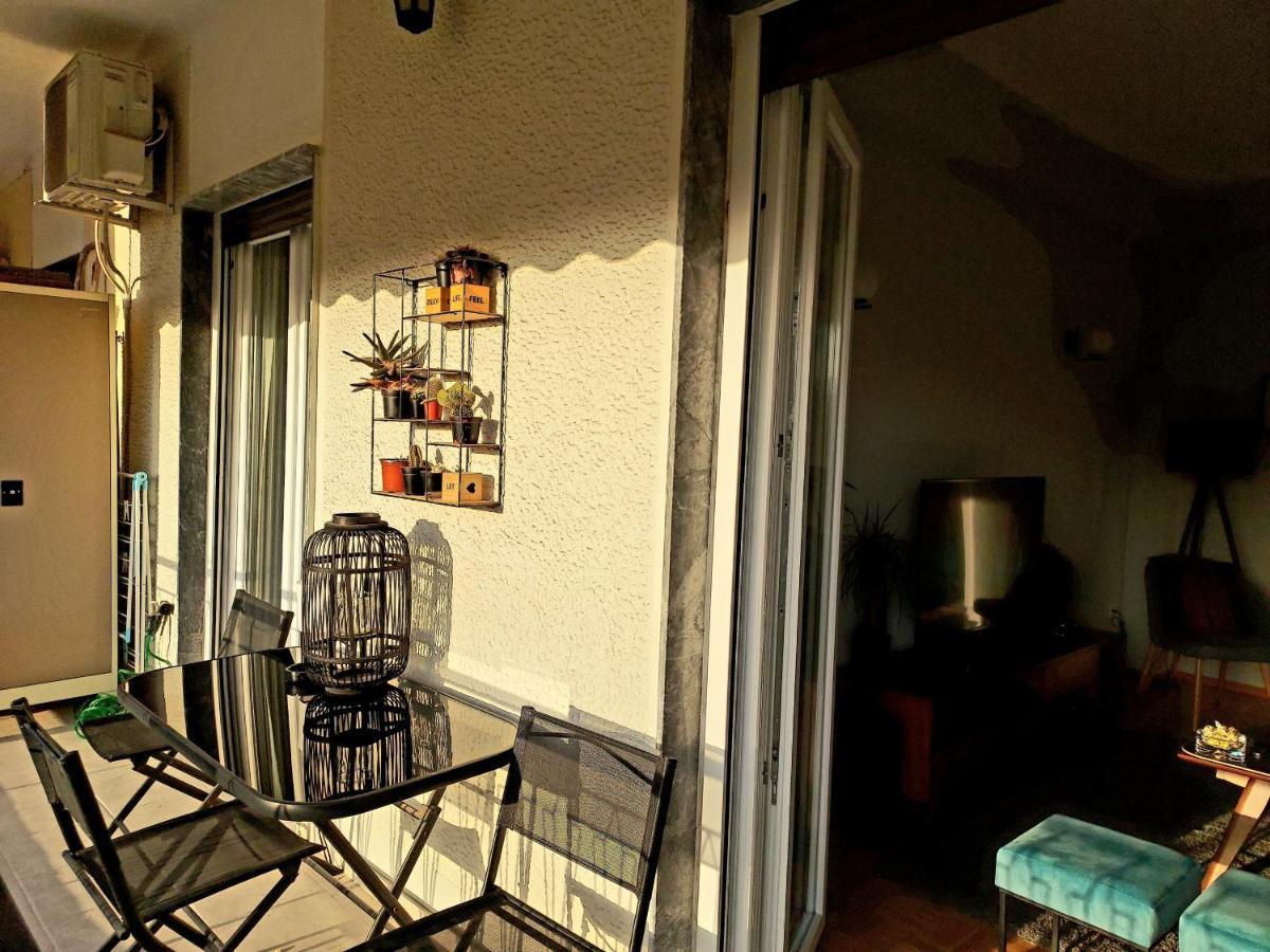 Fully Equiped Design Apartment With Excellent View/ Easy Parking Афины Экстерьер фото